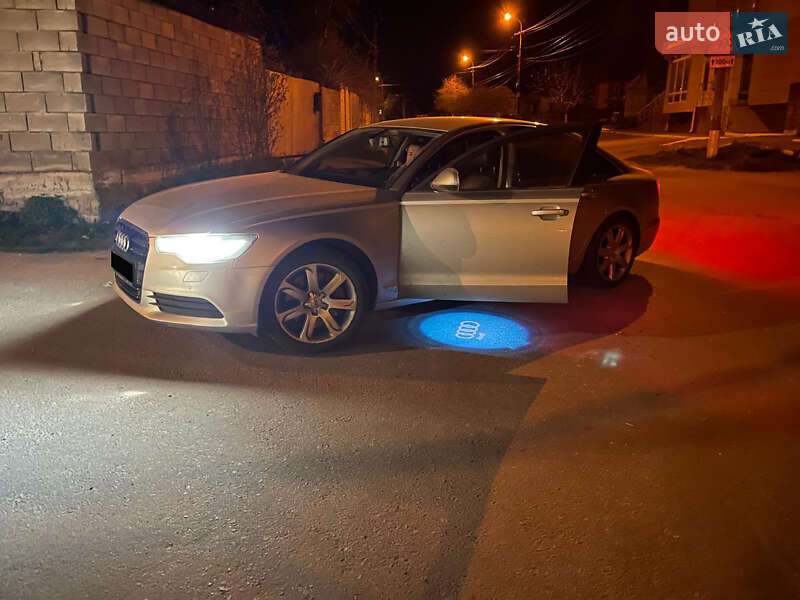 Седан Audi A6 2011 в 