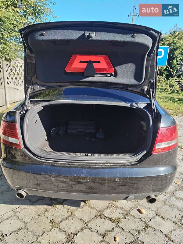 Седан Audi A6 2004 в Барышевке