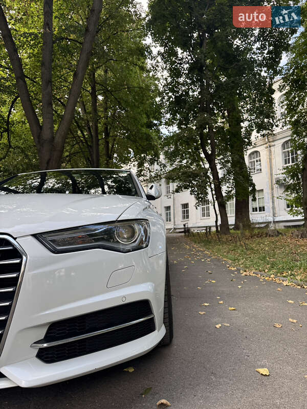 Седан Audi A6 2015 в Киеве
