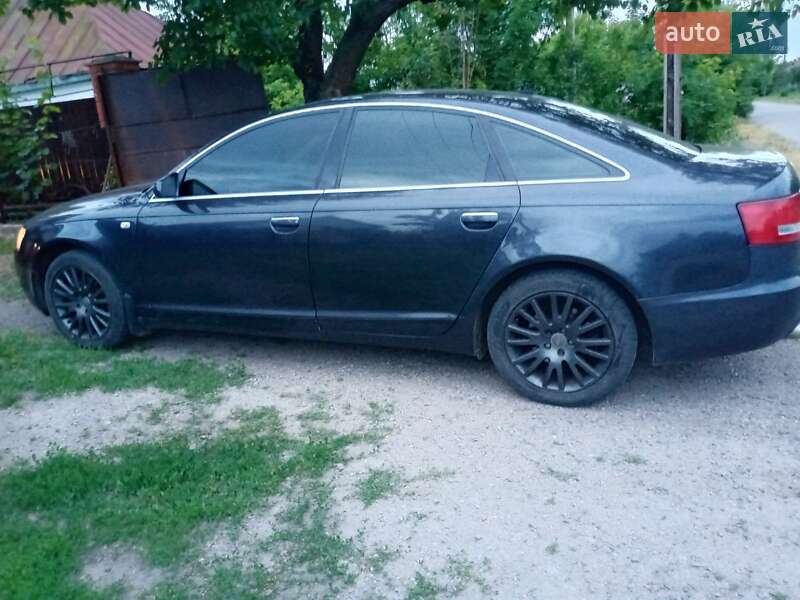 Седан Audi A6 2004 в Глобине