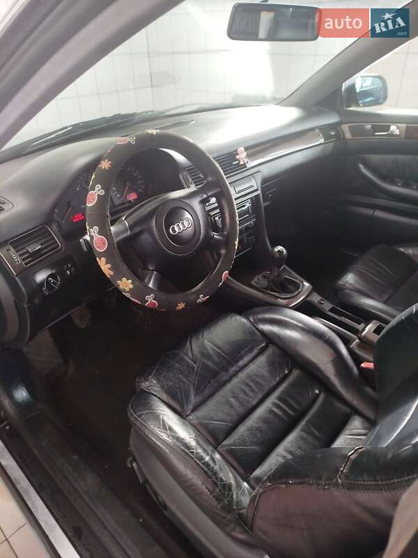 Седан Audi A6 2001 в Ладыжине