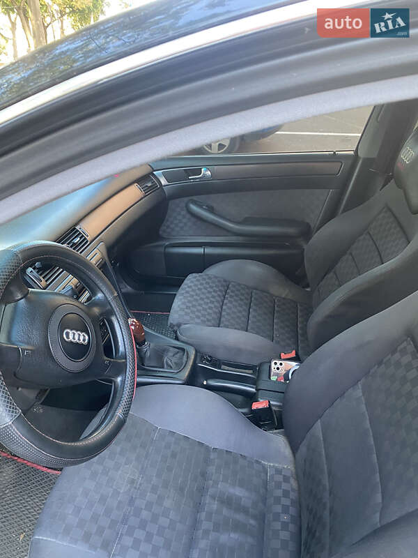 Седан Audi A6 2000 в Чернигове