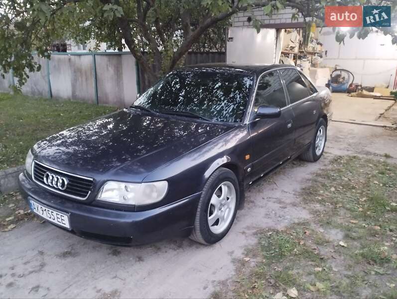 Седан Audi A6 1995 в  фото Седан Audi A6 1995 в