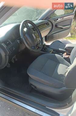 Седан Audi A6 2000 в 
