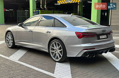 Седан Audi A6 2021 в 