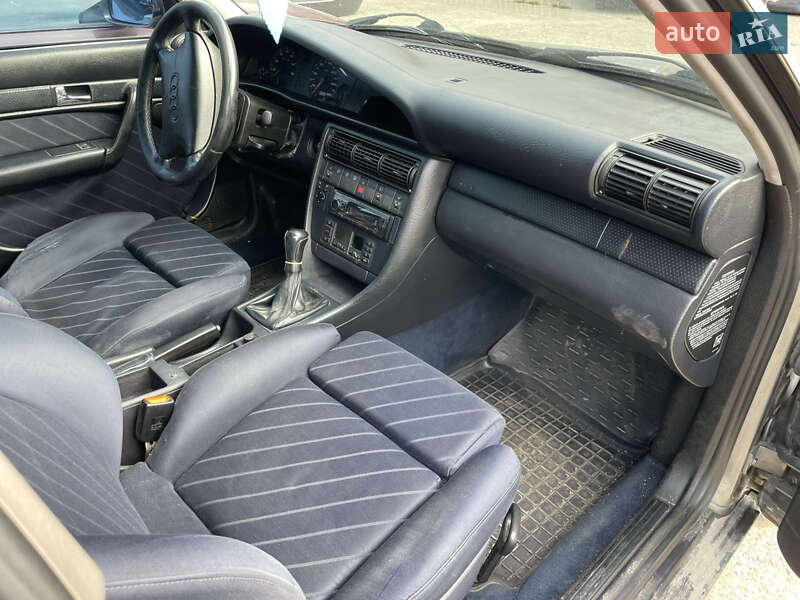 Седан Audi A6 1995 в Солотвине
