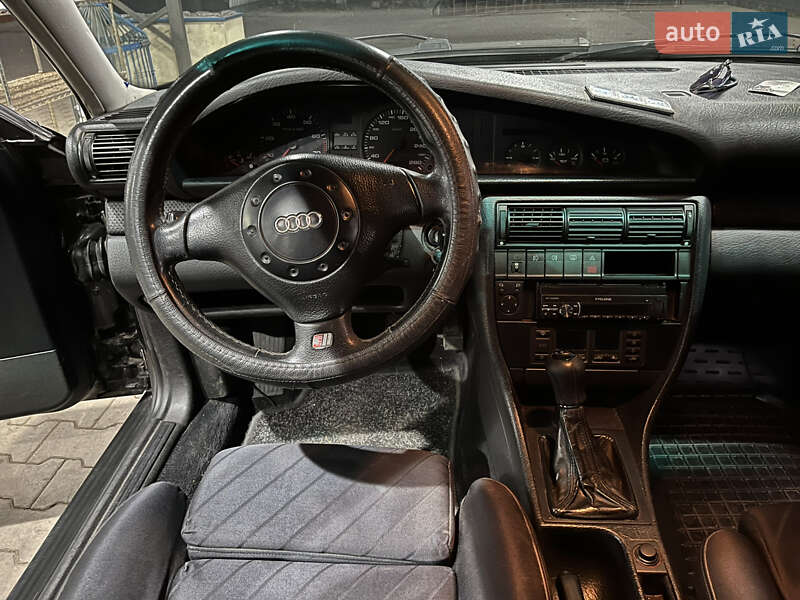 Седан Audi A6 1995 в Сумах