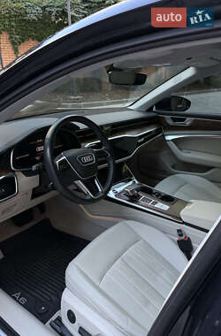 Седан Audi A6 2022 в 