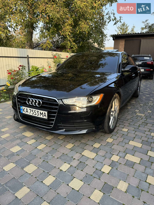 Седан Audi A6 2014 в Коростене