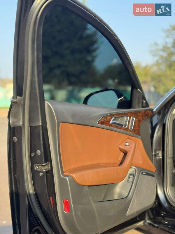 Седан Audi A6 2014 в Коростене