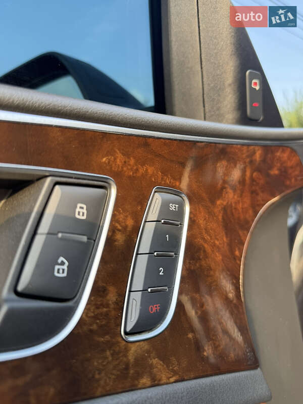 Седан Audi A6 2014 в Коростене