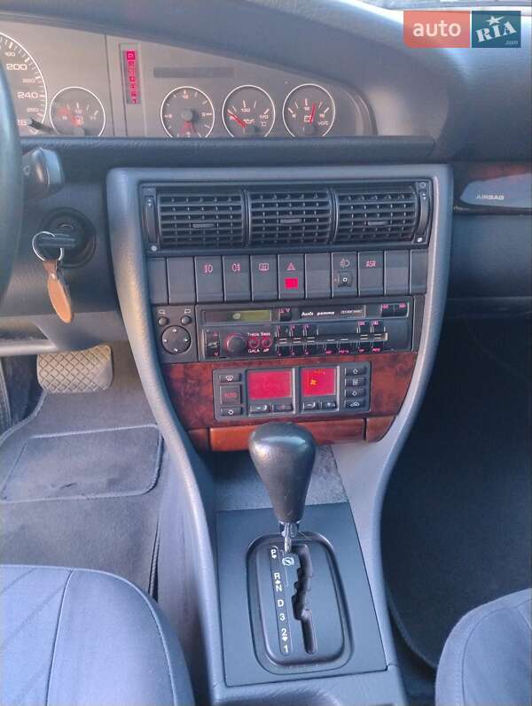 Седан Audi A6 1997 в Кривому Розі
