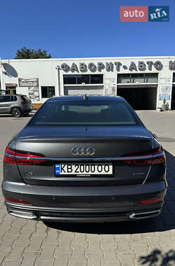 Седан Audi A6 2018 в 