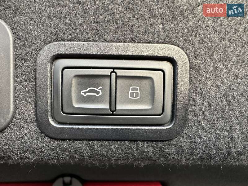 Седан Audi A6 2015 в Стрые