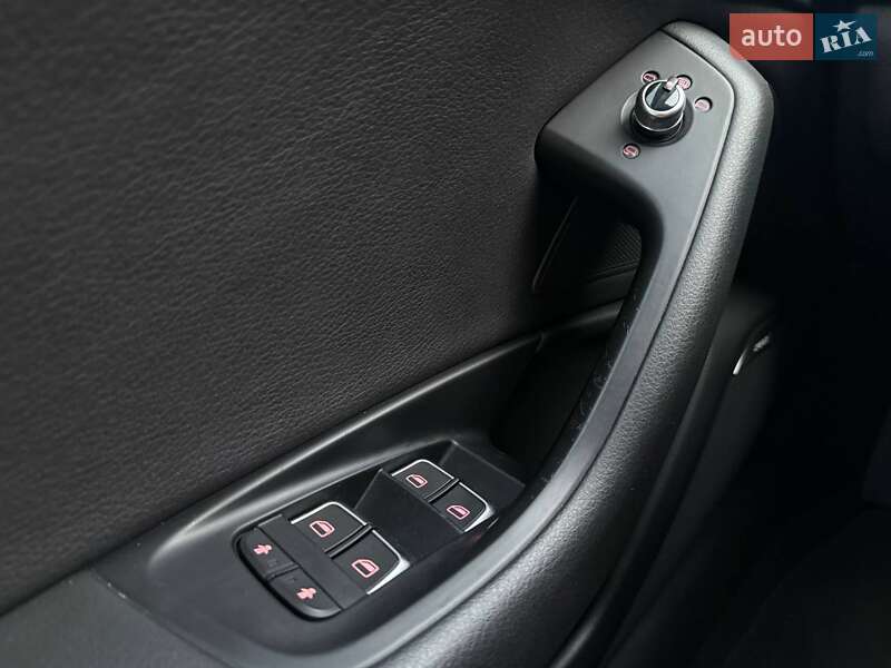 Седан Audi A6 2015 в Киеве