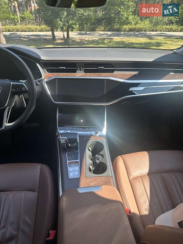 Седан Audi A6 2019 в Бучі