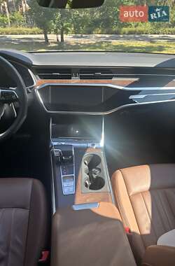 Седан Audi A6 2019 в 