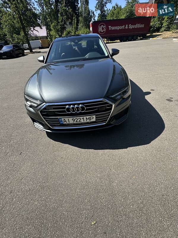 Седан Audi A6 2019 в Бучі