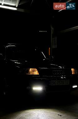 Седан Audi A6 2002 в Дубні