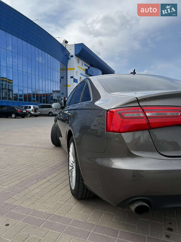 Седан Audi A6 2014 в Киеве