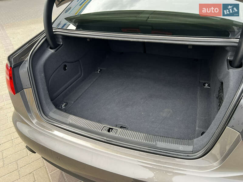 Седан Audi A6 2014 в Киеве