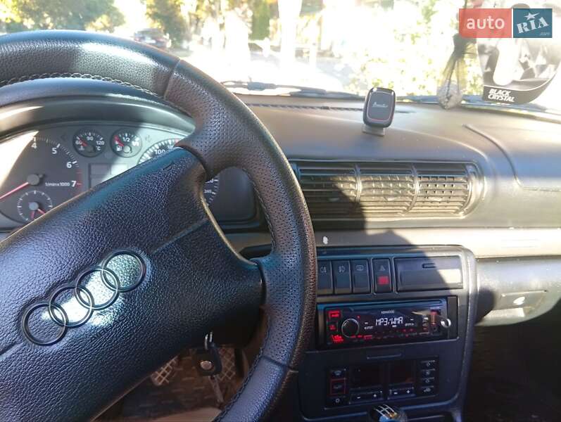 Седан Audi A6 1997 в Захарьевке