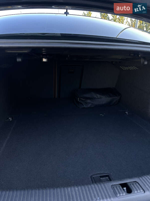 Седан Audi A6 2017 в Киеве