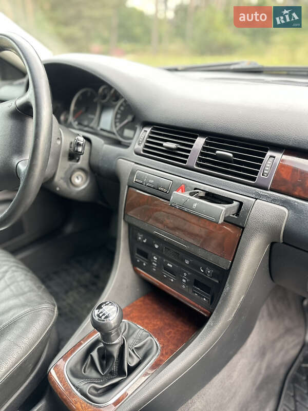 Универсал Audi A6 2003 в Костополе
