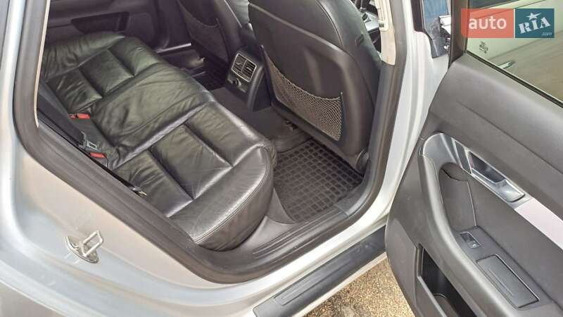 Седан Audi A6 2004 в Еланце