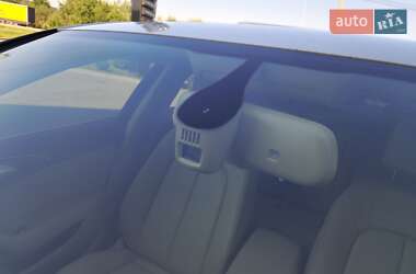 Седан Audi A6 2016 в 