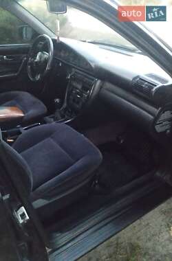 Седан Audi A6 1995 в  фото 24 Седан Audi A6 1995 в