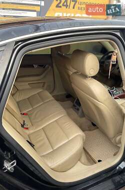 Седан Audi A6 2004 в 