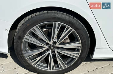 Седан Audi A6 2022 в 