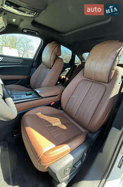 Седан Audi A6 2022 в 