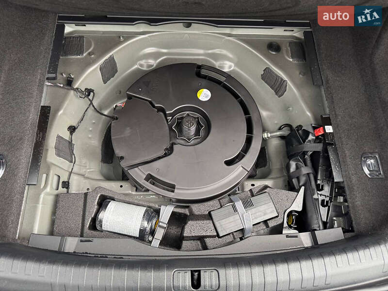 Седан Audi A6 2021 в Радивиліві