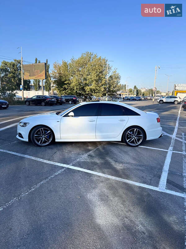 Седан Audi A6 2015 в Киеве