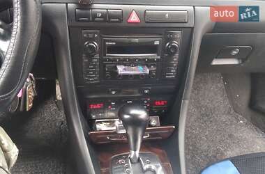 Седан Audi A6 2001 в 