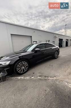 Седан Audi A6 2019 в 