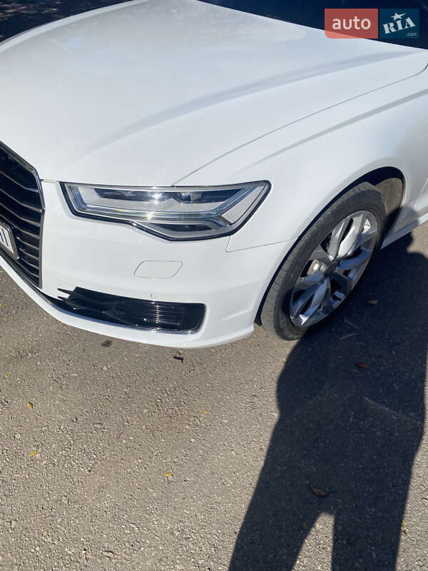 Седан Audi A6 2015 в Знам'янці