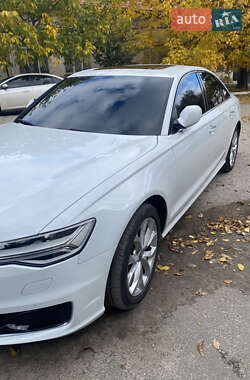 Седан Audi A6 2015 в 