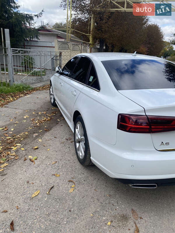 Седан Audi A6 2015 в Знам'янці
