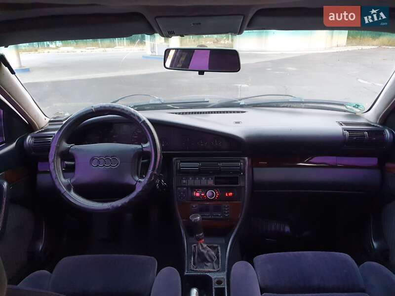 Седан Audi A6 1995 в Кременчуці