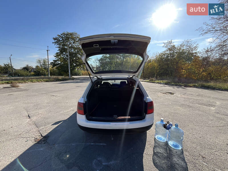 Універсал Audi A6 2000 в Дніпрі