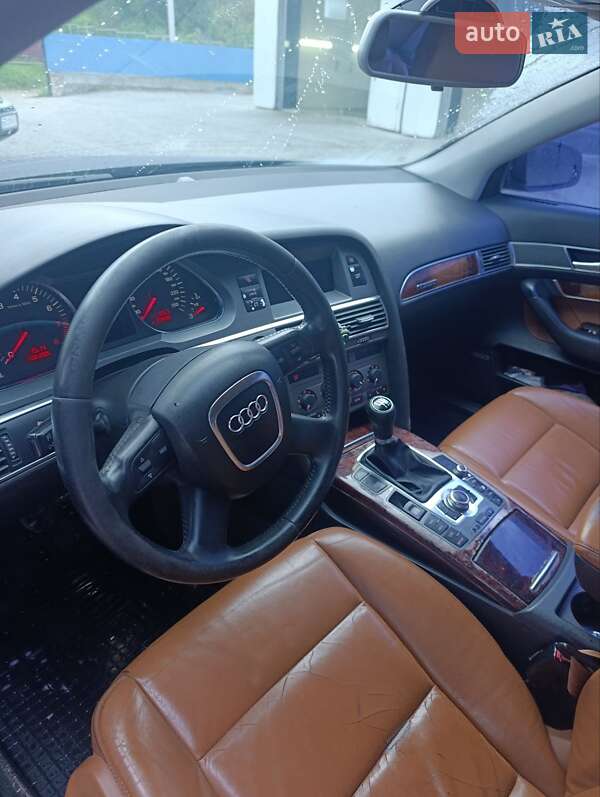 Седан Audi A6 2004 в Кременце