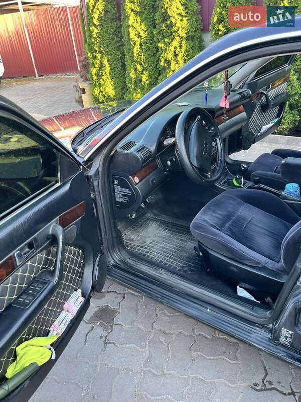 Седан Audi A6 1995 в Львове