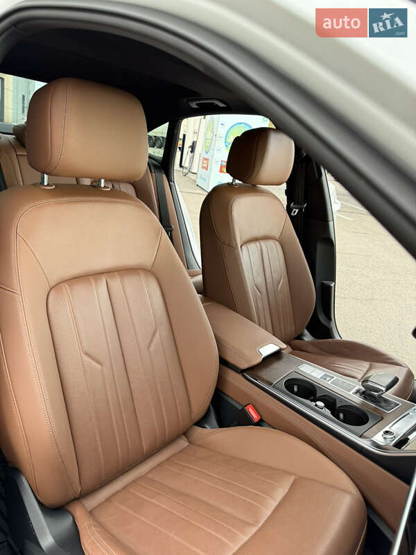 Седан Audi A6 2020 в Днепре