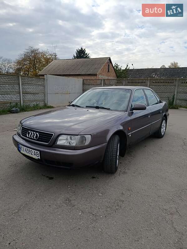 Седан Audi A6 1996 в Жашківу