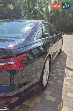 Седан Audi A6 2019 в 