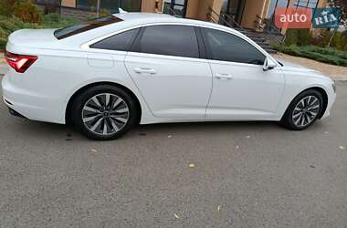 Седан Audi A6 2021 в 
