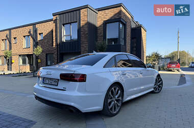 Седан Audi A6 2012 в 